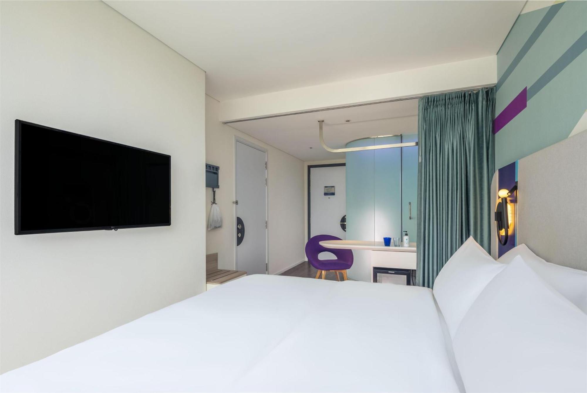 Tru By Hilton Hanoi Station Exterior foto